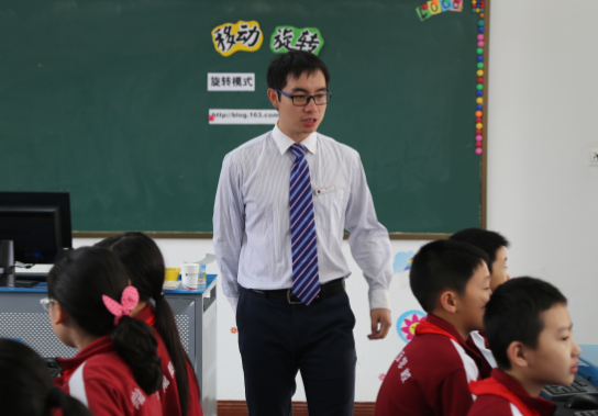 谢晓明 小学信息技术教师