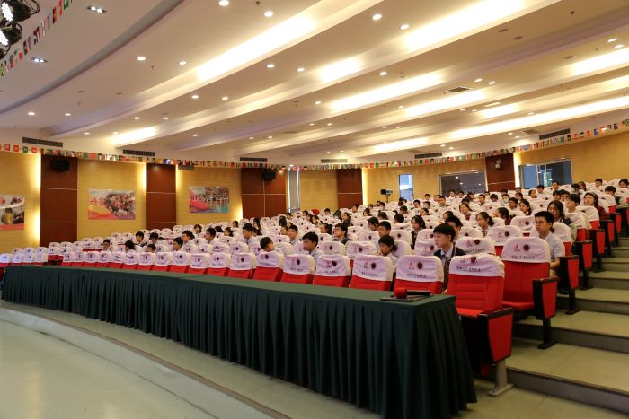 学生集体.JPG