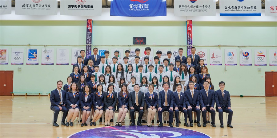 融合三部合影.jpg